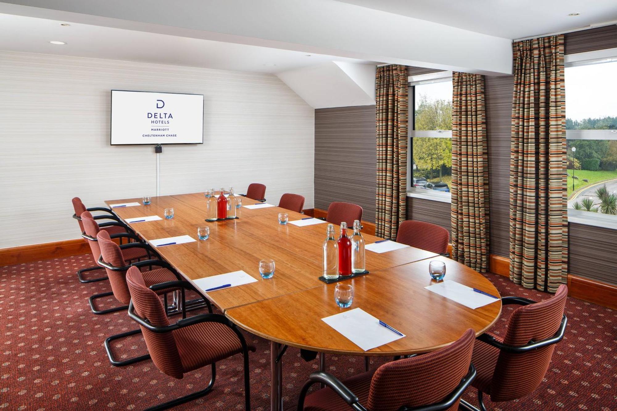 Delta Hotels By Marriott Cheltenham Chase Exterior foto